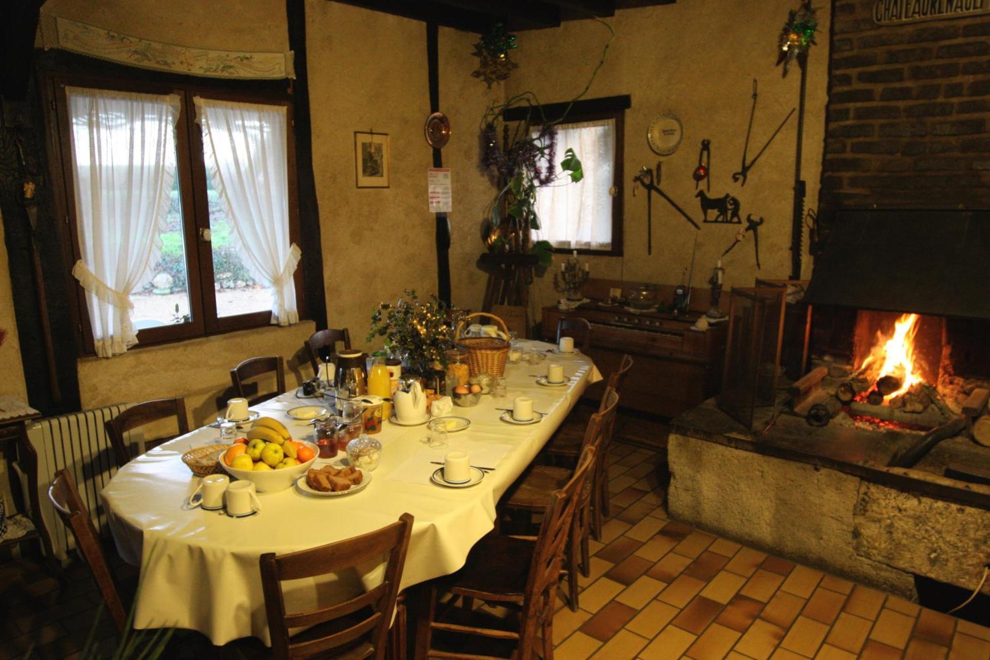 Bed and Breakfast La Marechalerie Monthodon Экстерьер фото