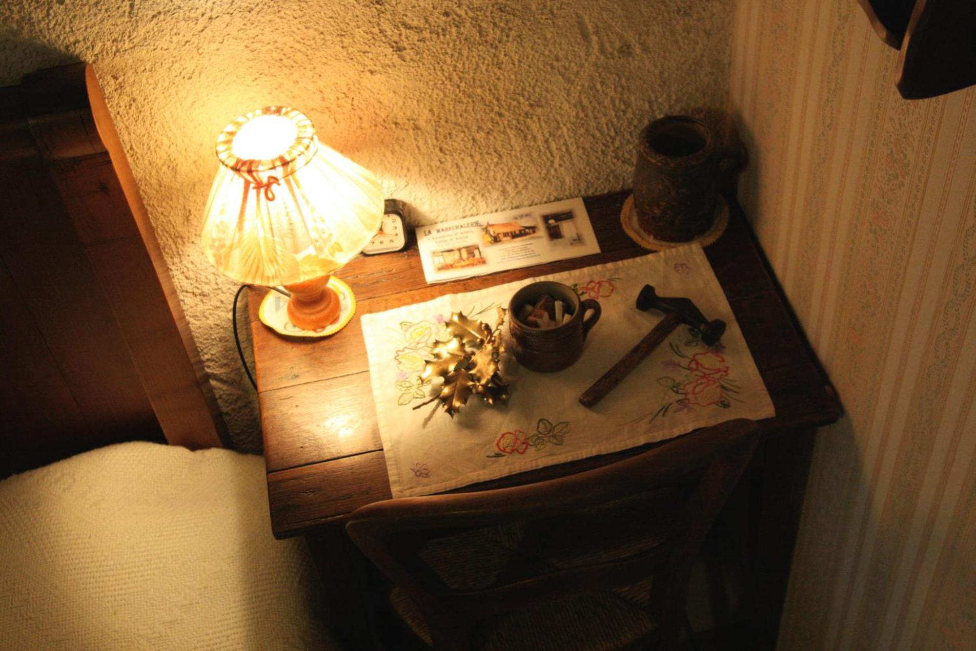 Bed and Breakfast La Marechalerie Monthodon Экстерьер фото